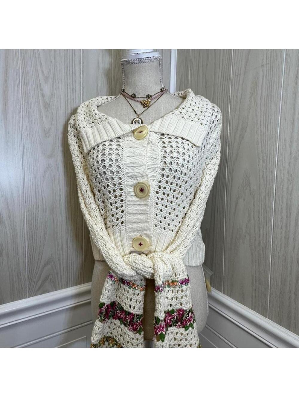 Super cute oversized bell sleeve cropped sweater by Free People NWT.